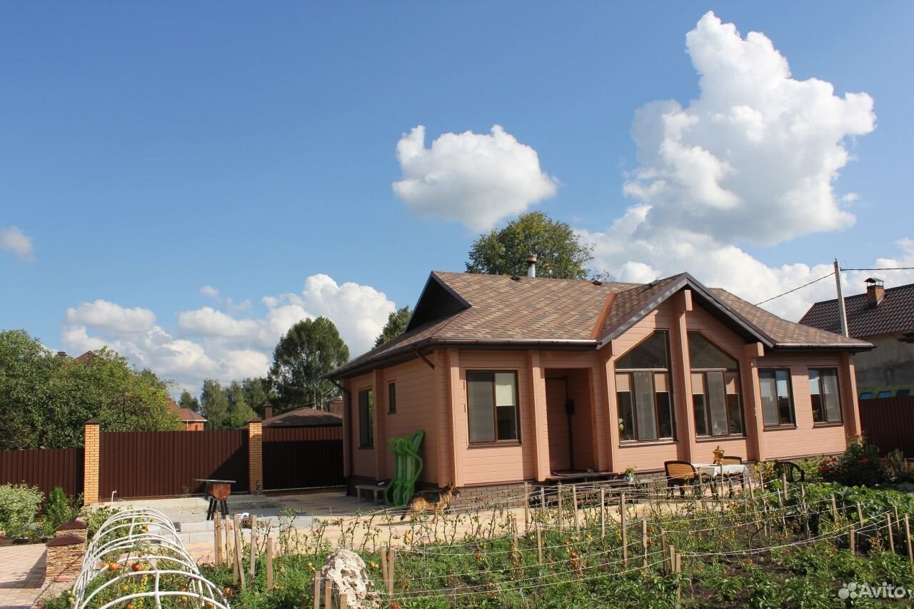 Коттедж 270 м² на участке 16 сот.