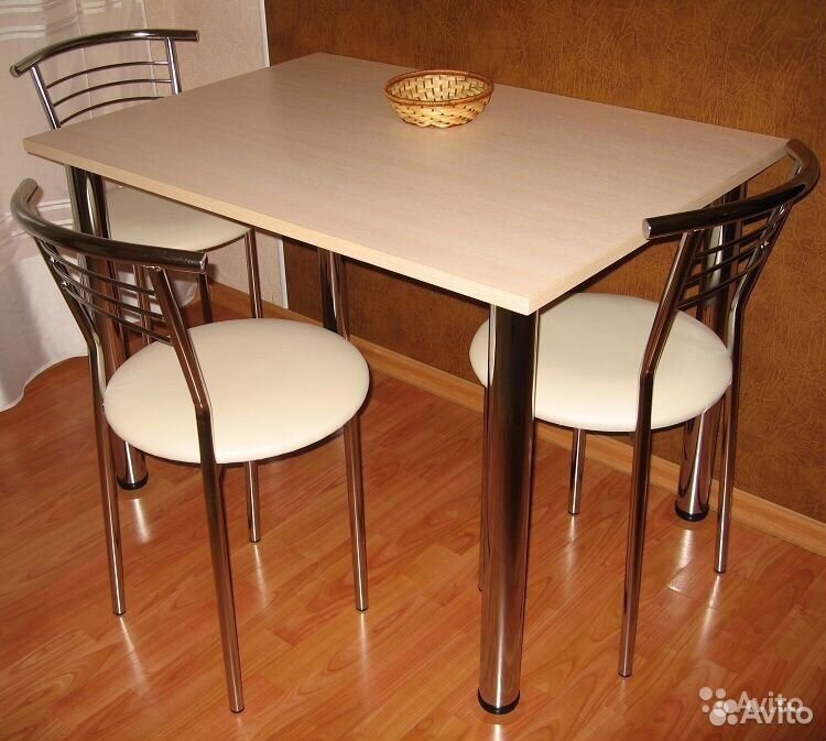 Стол кухонный липецк. Кухонный стол с табуретками. Столы и стулья для кухни металлические. Стол кухонный 2 на 1. Кухонные столы с профиля.