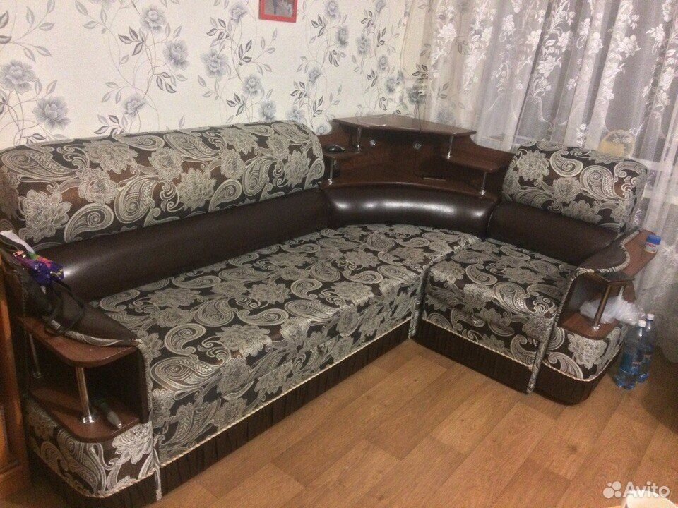 Угловой диван б/у. Омская мебель мягкая угловая мебель. Угловые диваны в Омске. Авито мебель угловые диваны. Авито омск свежие объявления купить