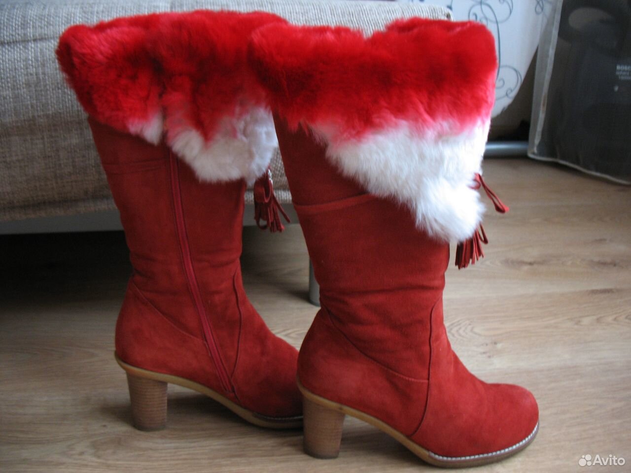 Купить сапоги красноярск. Красные зимние сапоги. Красные сапоги с мехом. Красные замшевые зимние ботинки. Красные зимние сапоги женские.