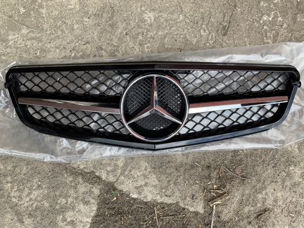 Решетка радиатора Mercedes C W204