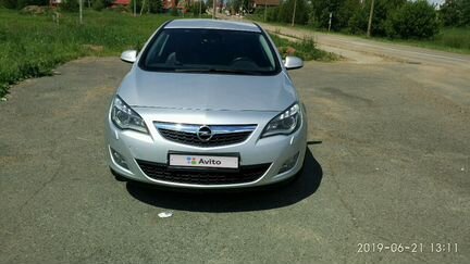 Opel Astra 1.4 AT, 2011, хетчбэк