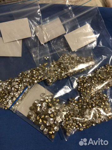 Стразы, камни