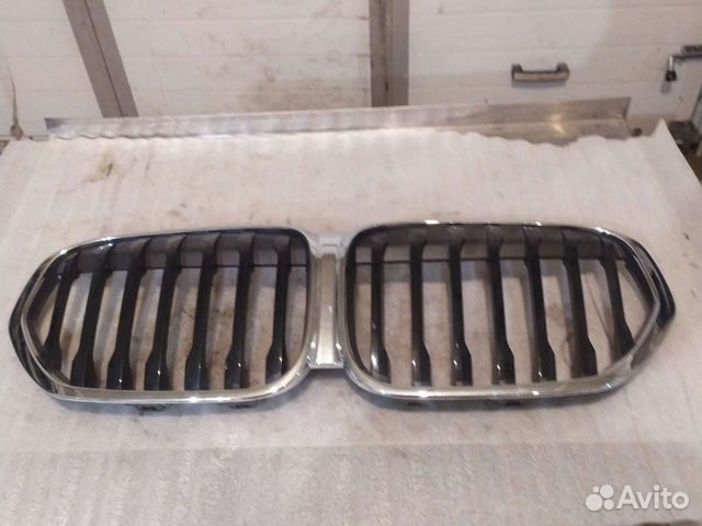 Решетка радиатора BMW X1F48