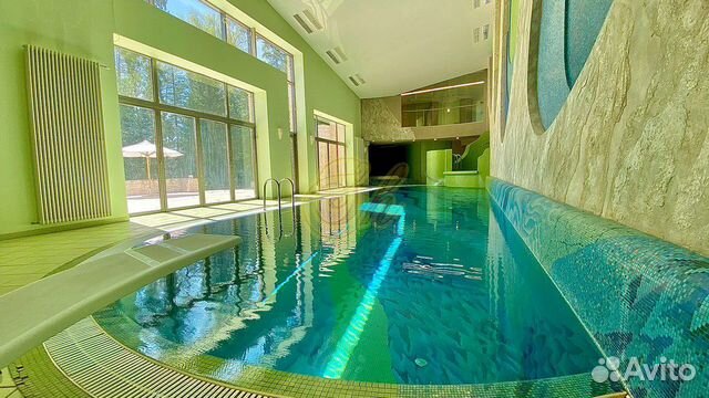 

8-к. коттедж, 1700 м²