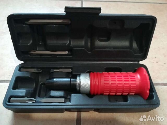 Отвертка ударная с резиновой ручкой