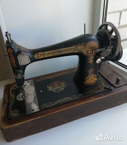 Швейная машина 