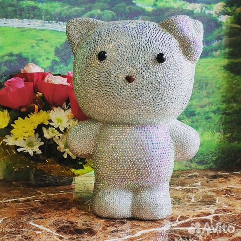 Hello Kitty из стеклянных страз, продам