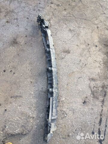 Направляющая заднего бампера audi Q8