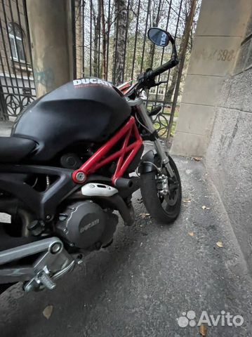 Ducati monster 696