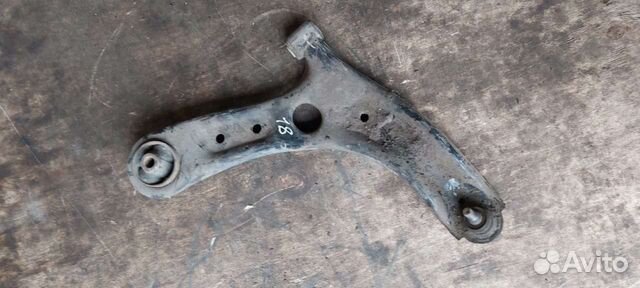 Хендай Солярис 2 передний правый рычаг