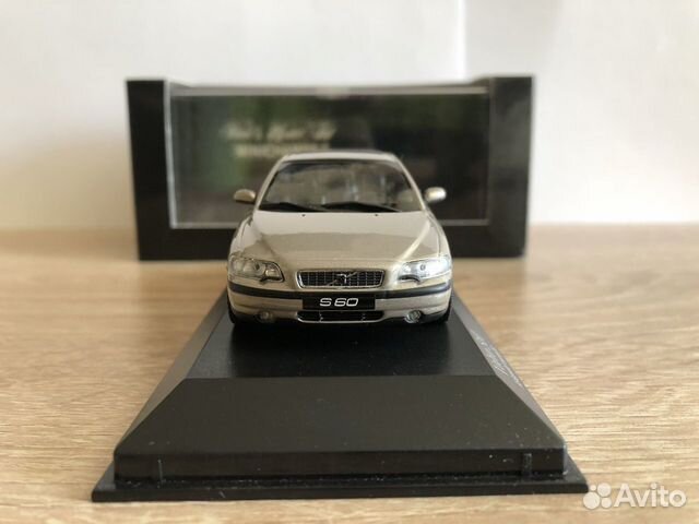 Моделька Volvo S60