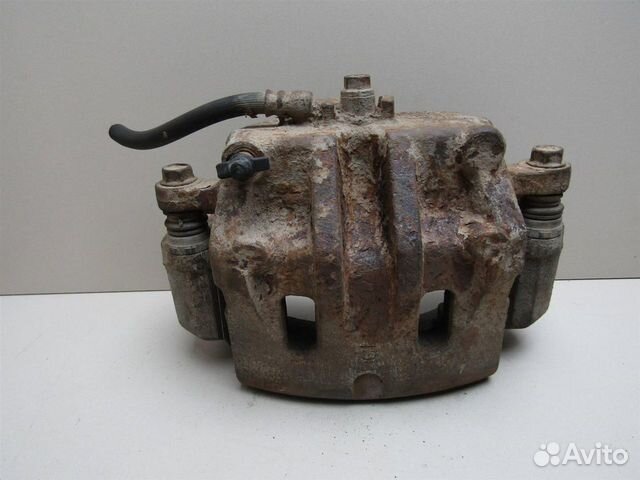 Суппорт передний правый Kia Sorento 2002-2009