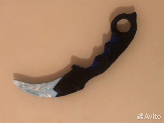 Нож деревянный.Karambit