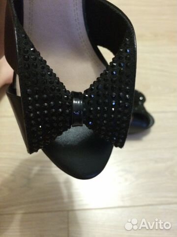 Туфли с открытым носом Туфли с открытым носом