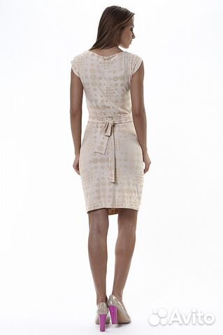 Новое платье с драпировкой на уровне талии Новое платье с драпировкой на уровне талии