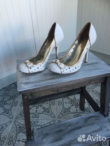 Туфли свадебные белые Guess