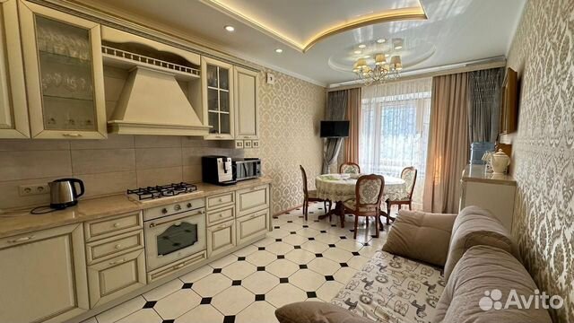 

2-к. квартира, 100 м², 2/10 эт.