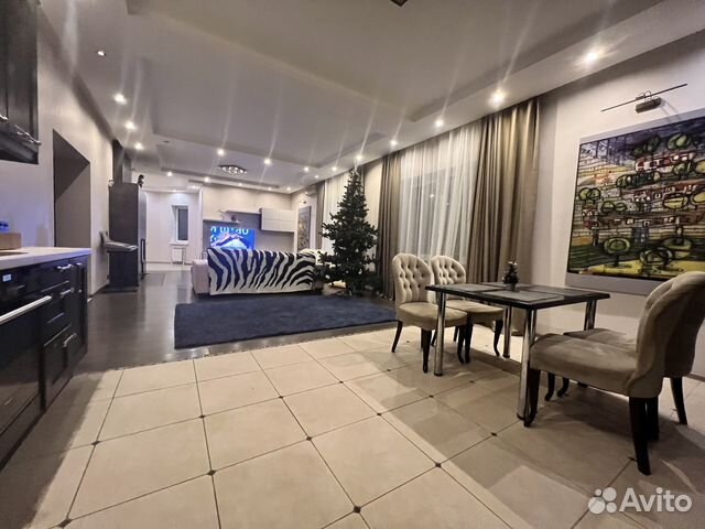 

6-к. дом, 280 м²