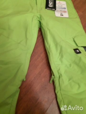 Новые очень яркие горнолыжные брюки DC разм. 122
