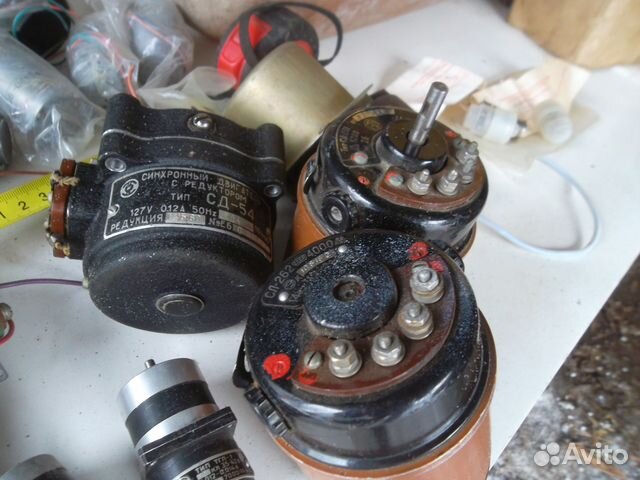 Шаговый злектродвигатель с редуктором реверсивный Шаговый злектродвигатель с редуктором реверсивный