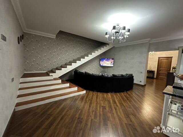 

4-к. квартира, 194 м², 7 кроватей