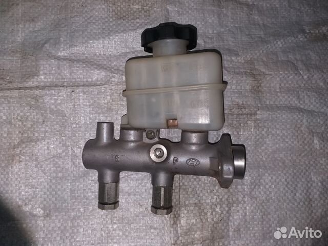 Главный тормозной цилиндр Hyundai Sonata 4 EF