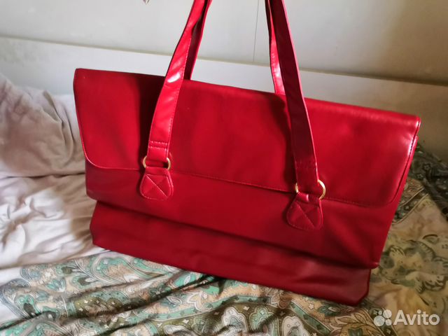 Красная сумка