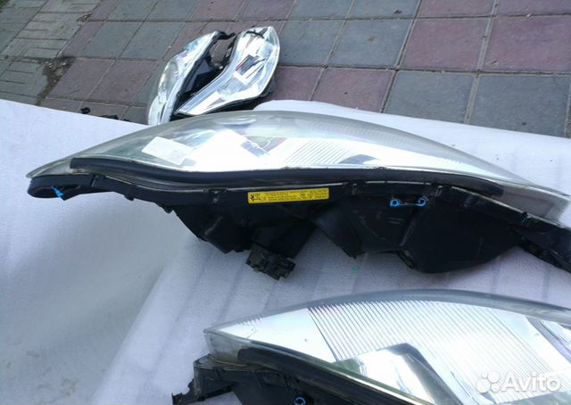 Toyota Siena сиена фара левая ксенон Toyota Siena сиена фара левая ксенон