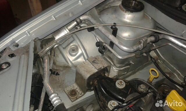 Рено Логан трубки кондиционера