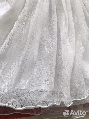 Платье с кружевом