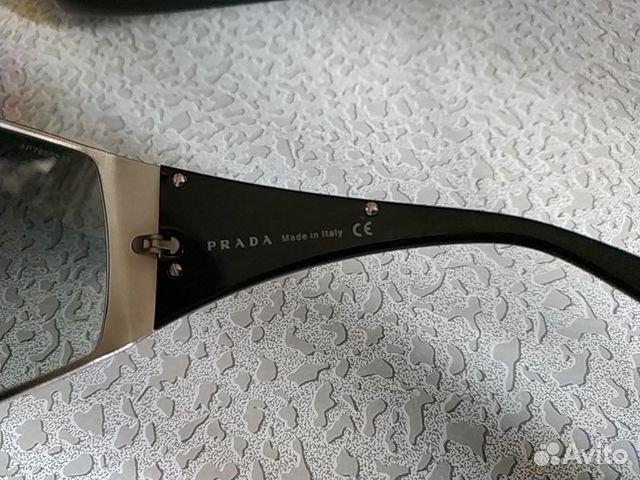 Солнцезащитные очки Prada