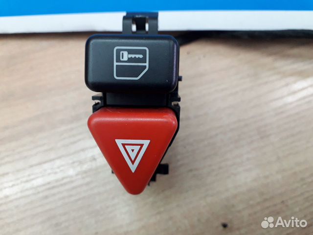 Кнопка аварийной сигнализации Mercedes A140/160