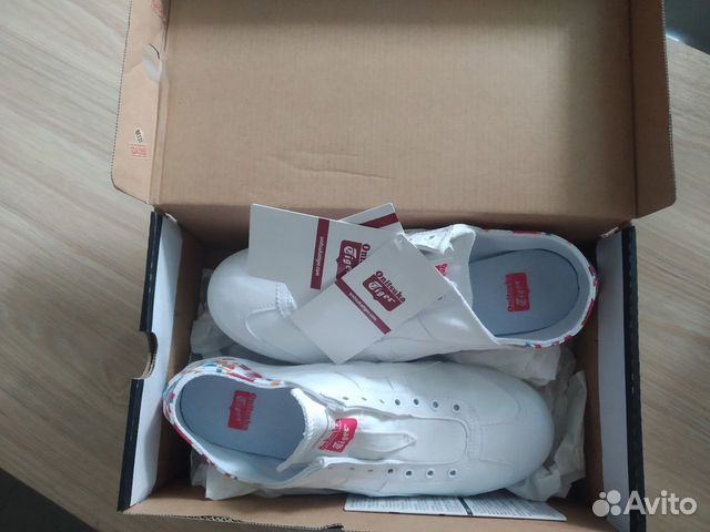 onitsuka tiger shoe box