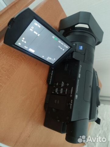 Видеокамера Sony FDR-AX700