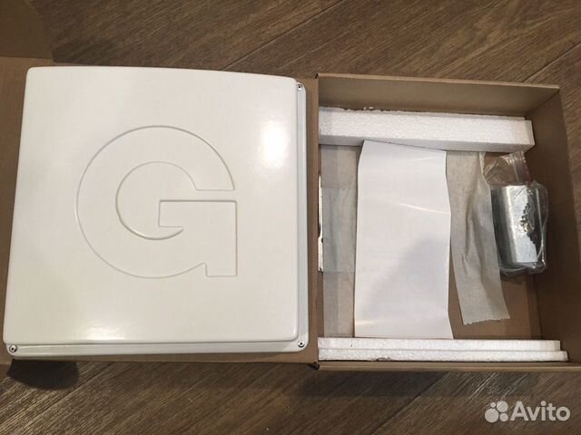 Панельная антенна GSM/3G/LTE 900-2200 мгц 15 дб F Панельная антенна GSM/3G/LTE 900-2200 мгц 15 дб F