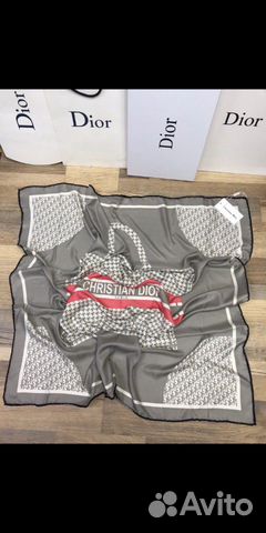 Платок chrictian dior.Размер:90*90.Ручная обработк