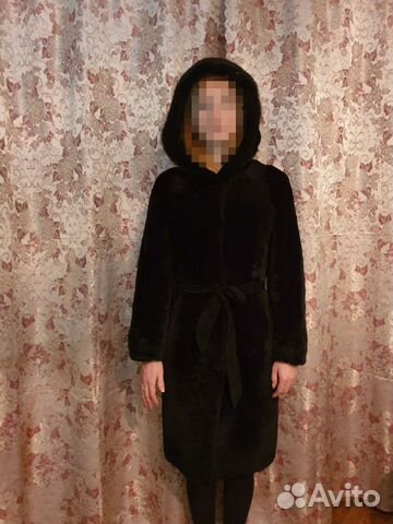 Шуба мутон, капюшон с норковой отделкой Шуба мутон, капюшон с норковой отделкой