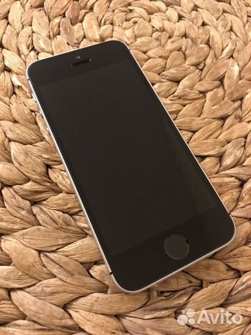 iPhone se 32gb, в идеальном состоянии iPhone se 32gb, в идеальном состоянии