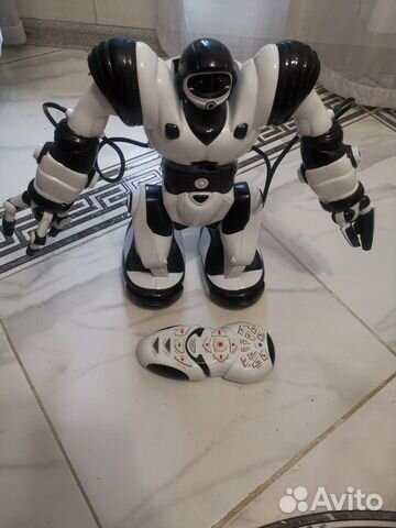 Робот WowWee Robosapien
