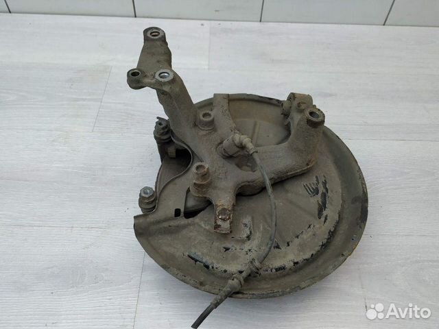 Кулак задний левый 1K0505435AC Skoda Octavia (A5 1