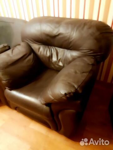 Кожанное кресло