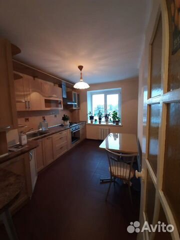 2-к квартира, 58 м², 3/10 эт.