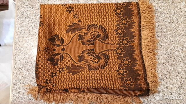 Скатерть из шёлковых нитей 1,5х1,3(м) новое