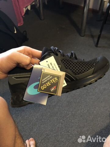Кроссовки asics