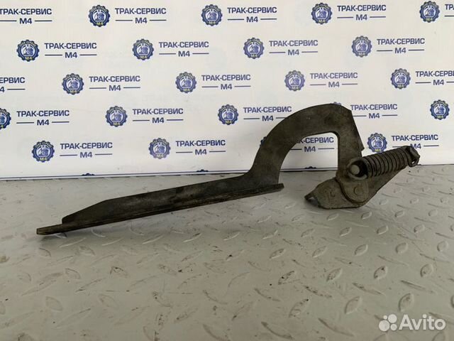 Петля капота правая Scania R144 2001 Петля капота правая Scania R144 2001