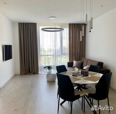 2-к квартира, 80 м², 8/10 эт.