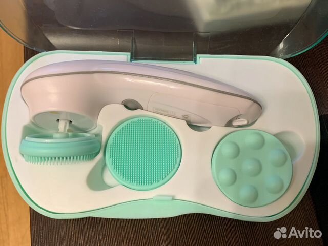 Аппарат для чистки и уходу за лицом