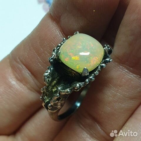 Серебряное кольцо с опалом