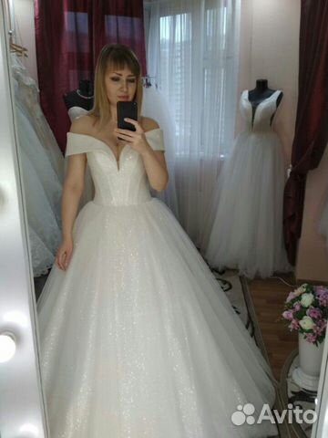 Свадебное платье новое блестящее Свадебное платье новое блестящее